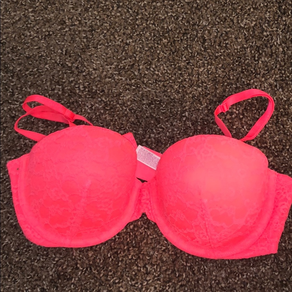 Coral Victoria’s Secret size 34C bra